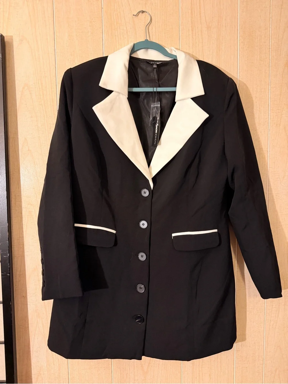 Fashion Nova Black Blazer with White Contrast Lapel & Pocket Trim